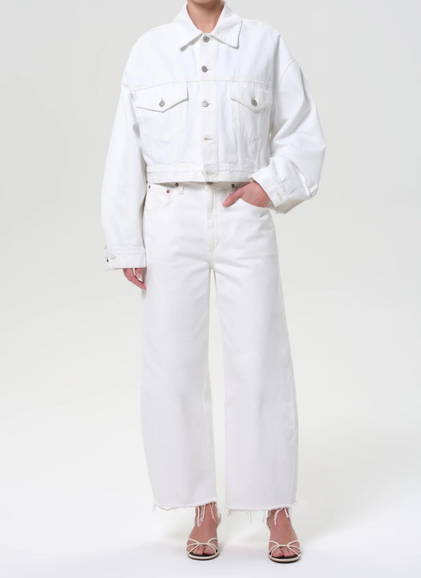 Low Curve Fray Jean - Soft White