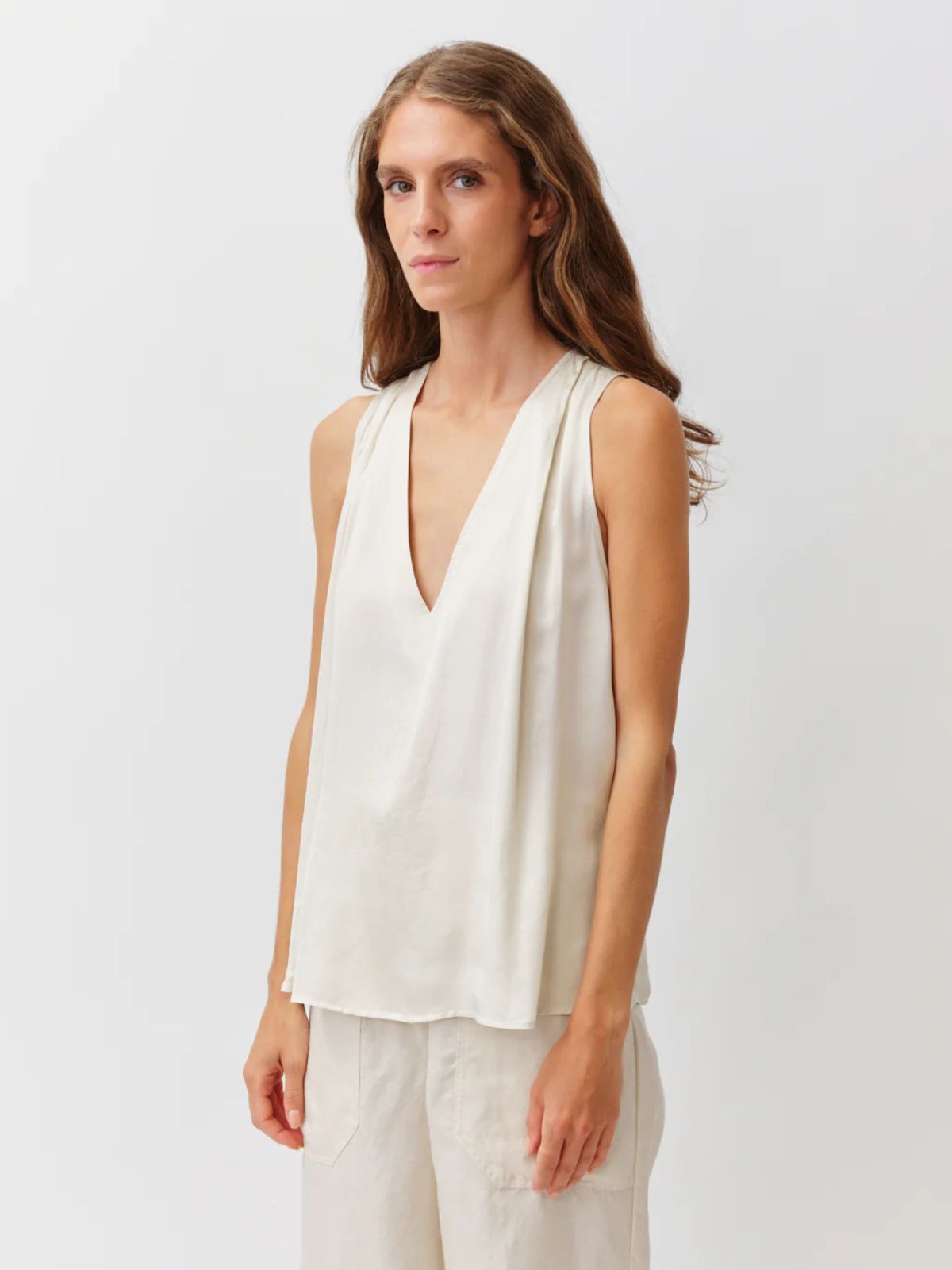 Iris Fashion - DIEGA - Taoda V- Neck Vest - Ecru