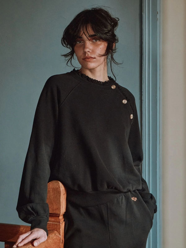 Dherry Embroidered  Sweatshirt - Black