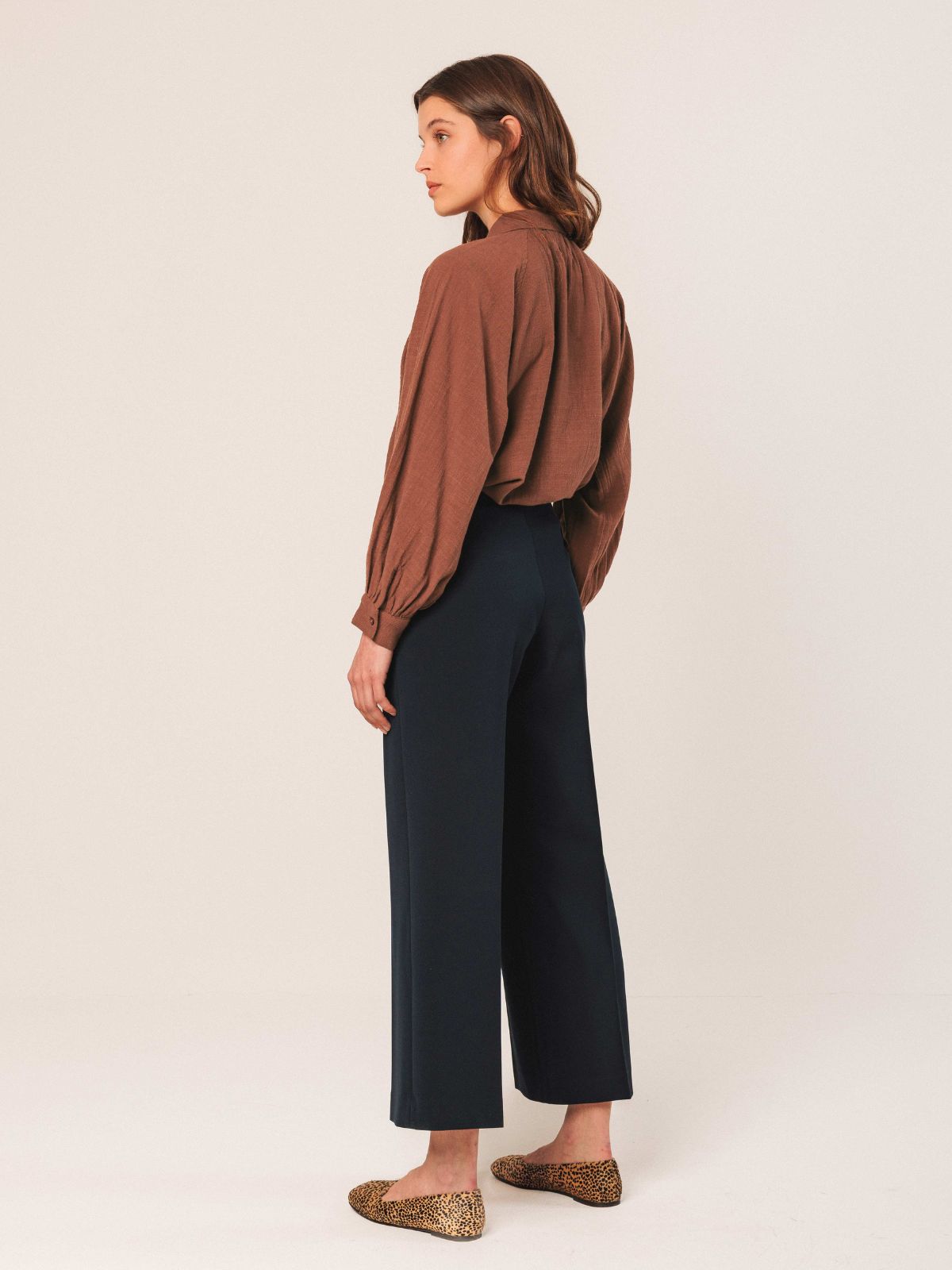 INDI & COLD Textured cotton weave shirt in brown