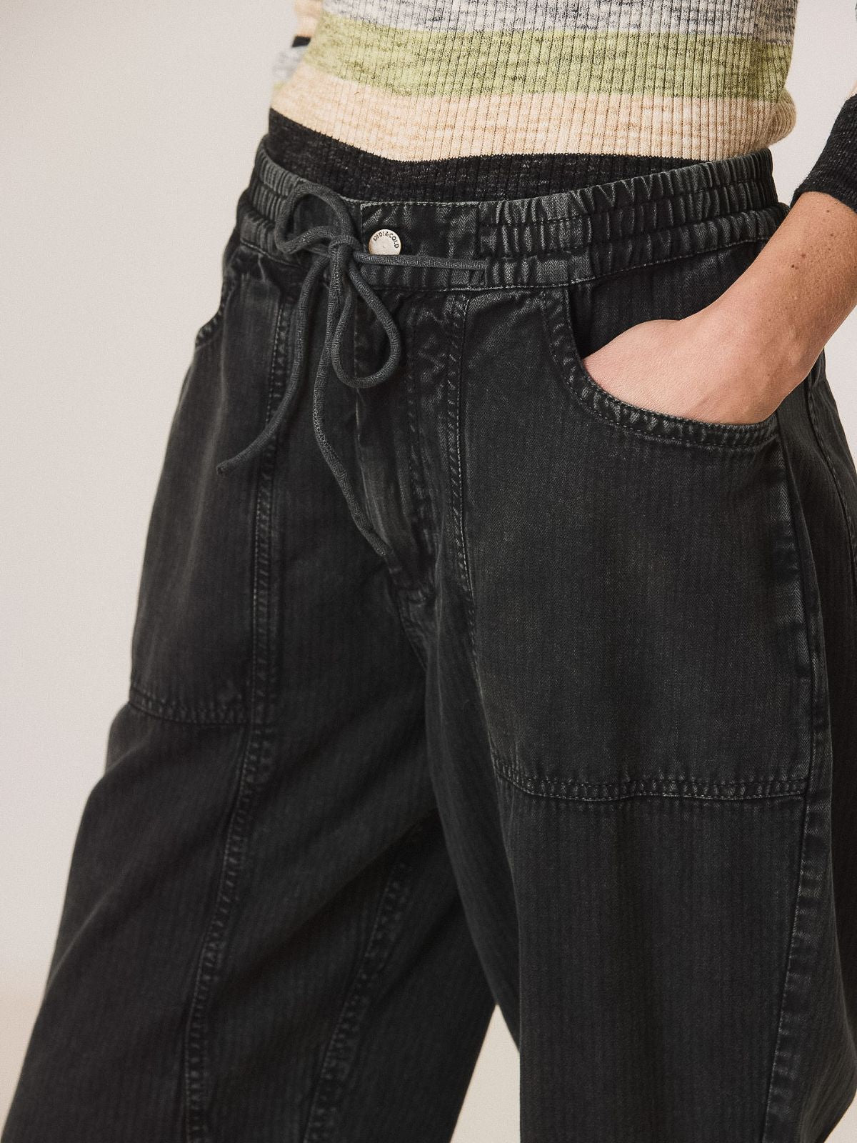 Herringbone Carrot Pants - Black