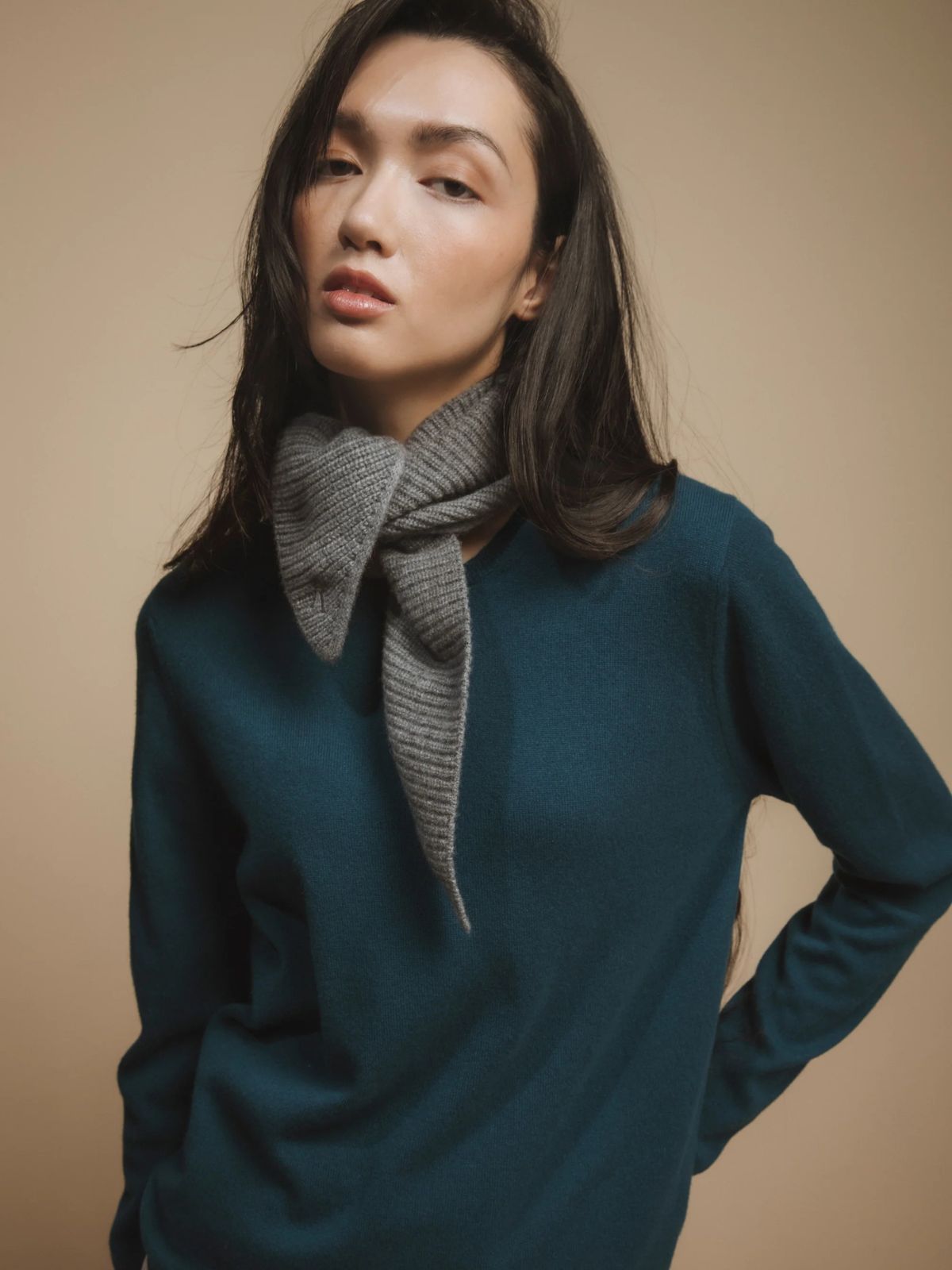 Knitted Cashmere Neck Tie - Grey