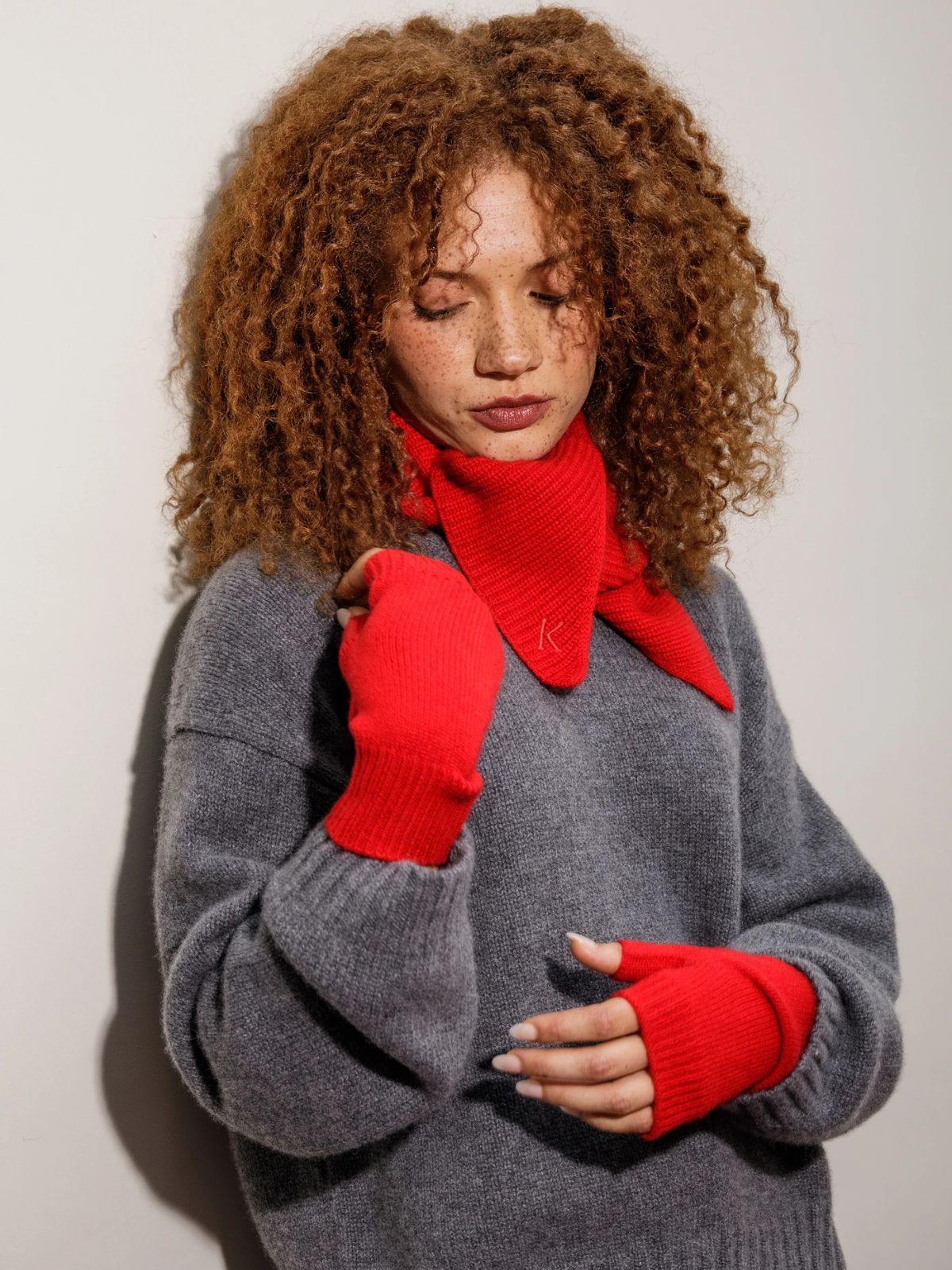 Knitted Cashmere Neck Tie - Red