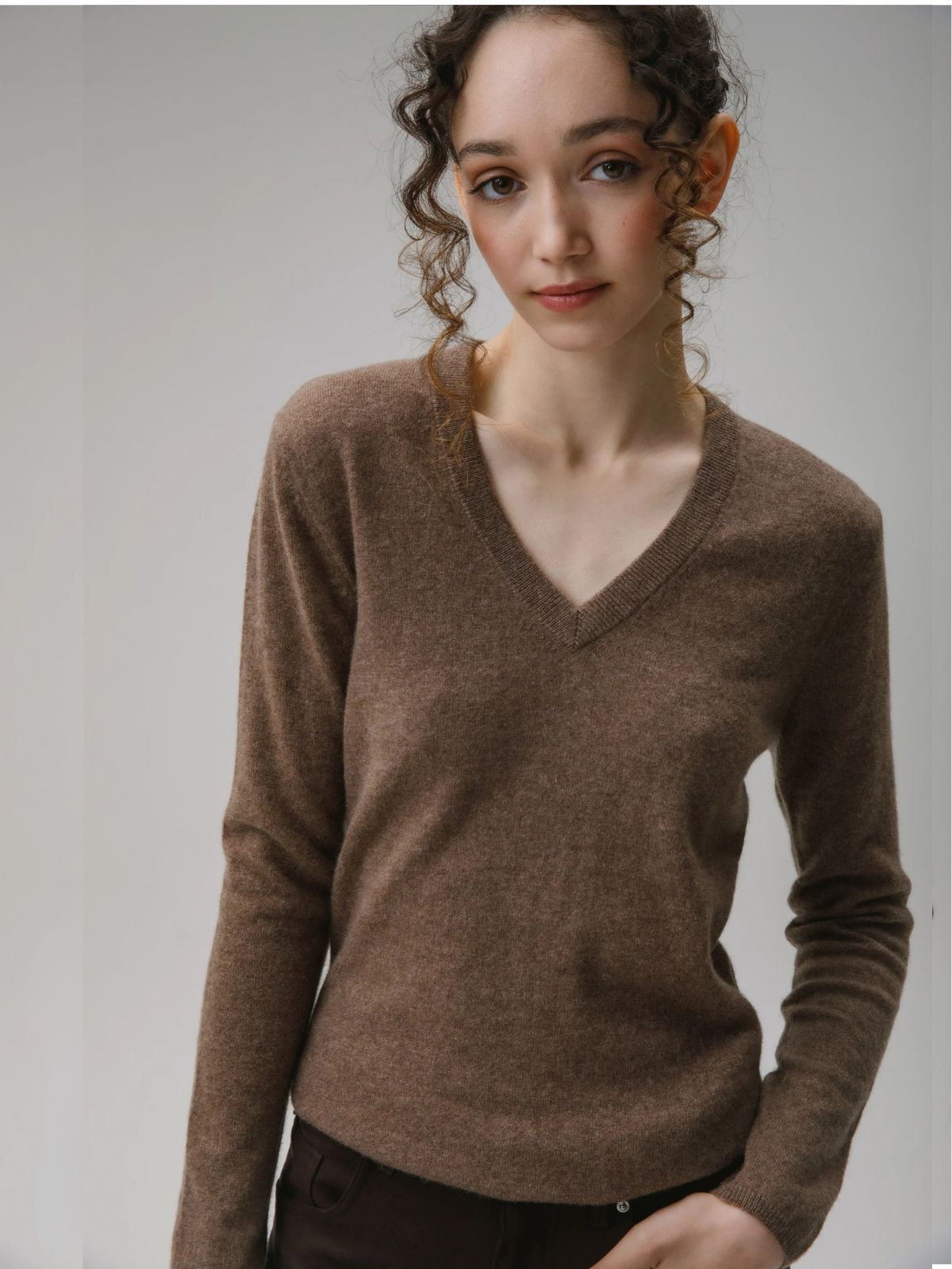 Cashmere V-Neck Jumper - Taupe