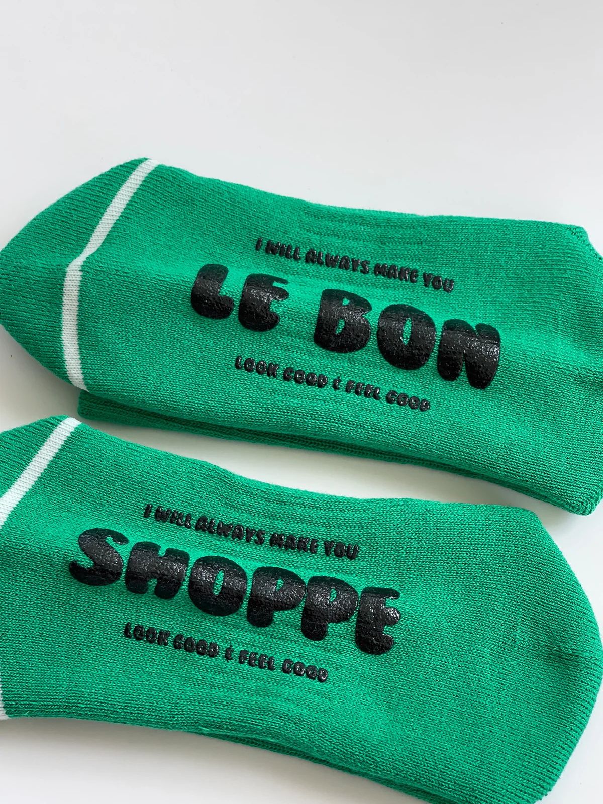 Iris Fashion - LE BON SHOPPE - Hugger Socks - Kelly + Black
