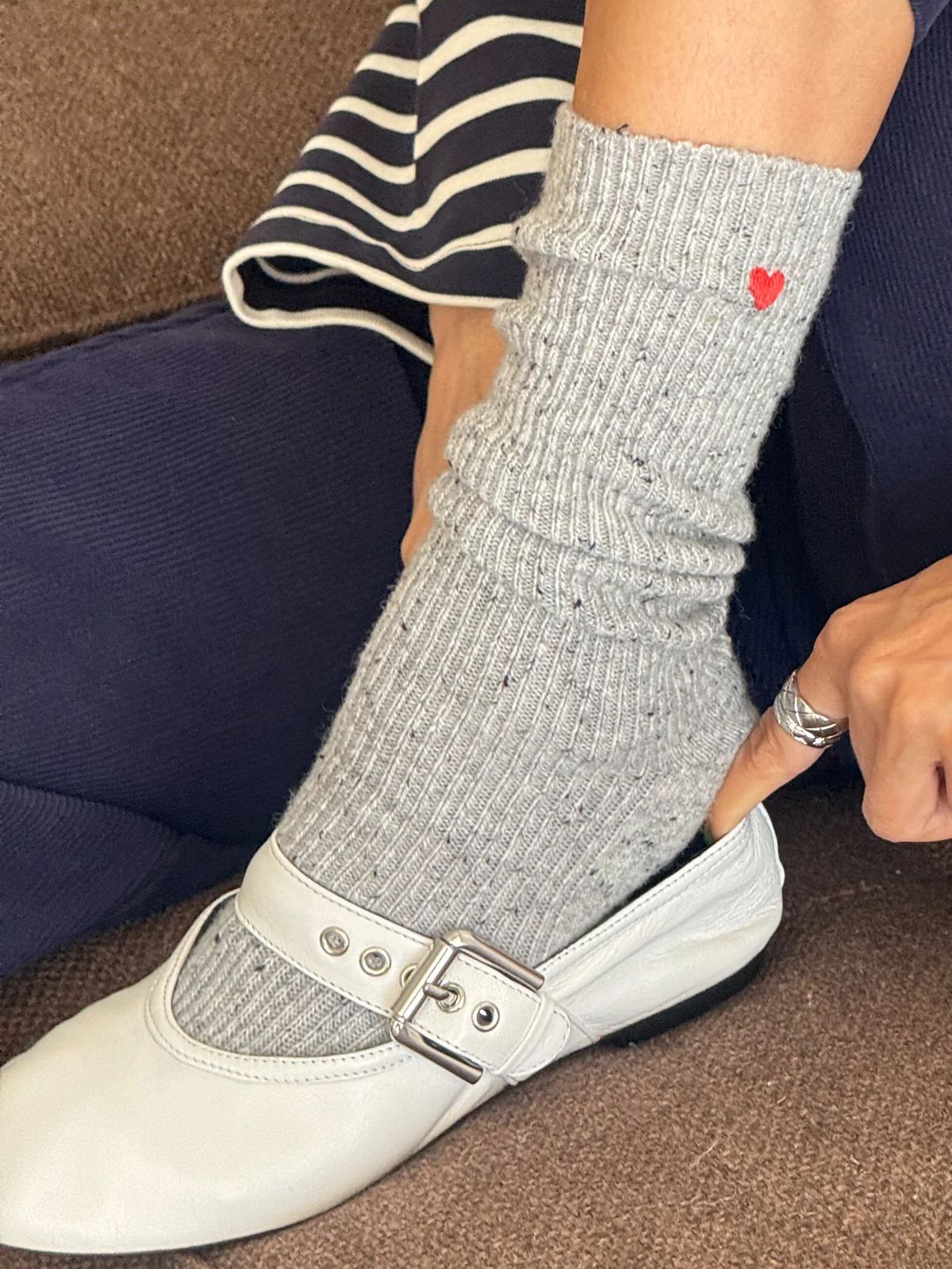 Embroidered Snow Socks - Grey + Heart