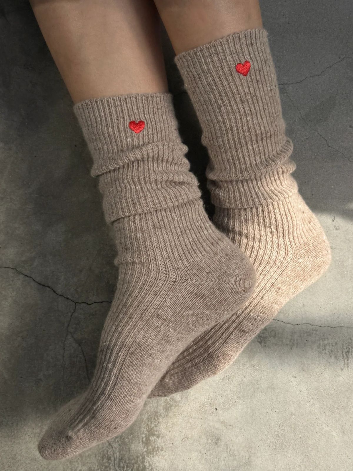 Embroidered Snow Socks - Tan + Heart