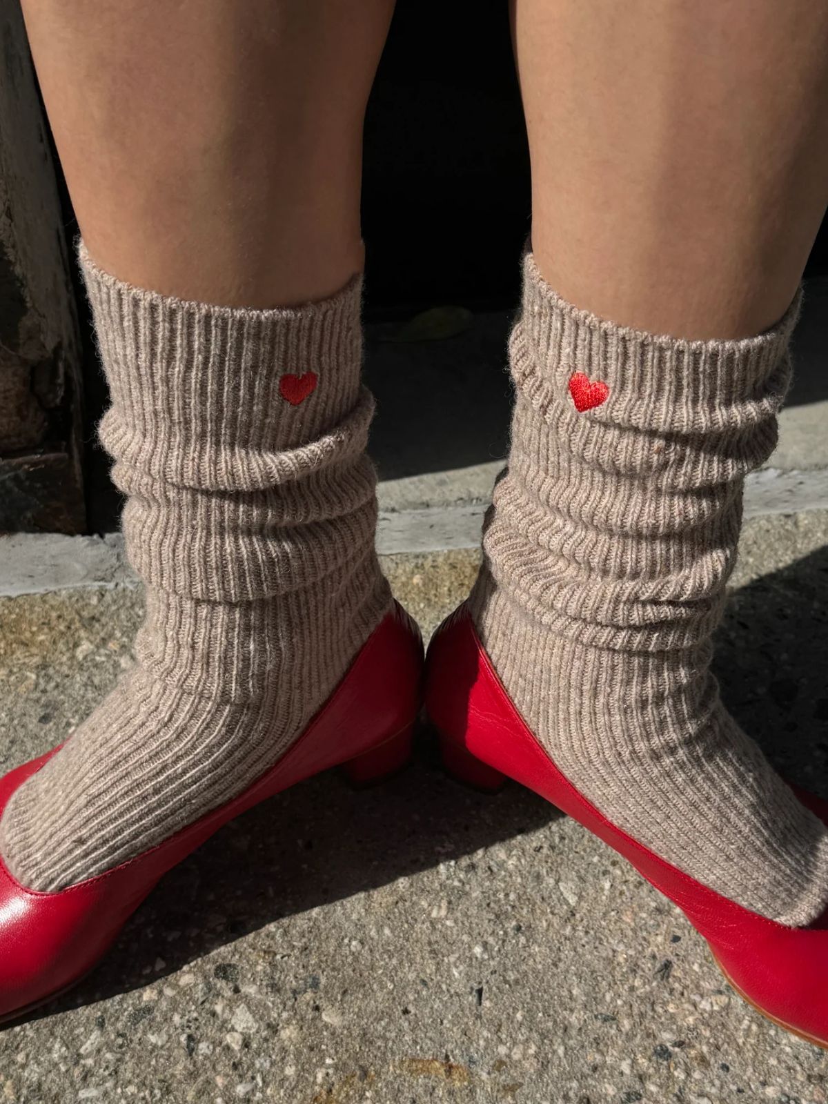 Embroidered Snow Socks - Tan + Heart