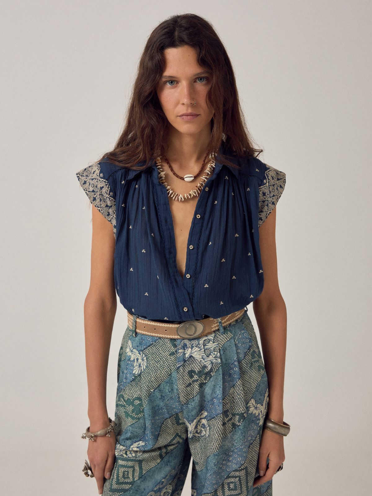 Iris Fashion - MAISON HOTEL - Karina Embroidered Shirt - indigo
