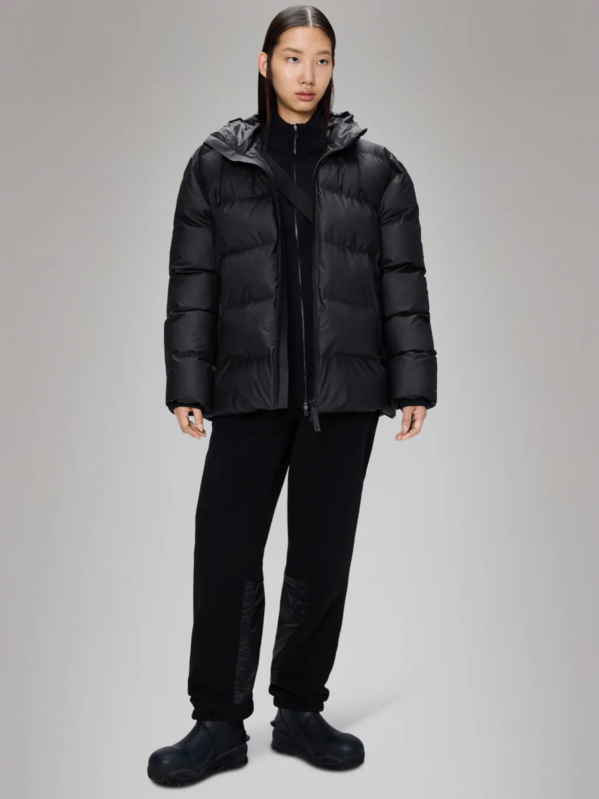 Alta Short Puffer Jacket- Black