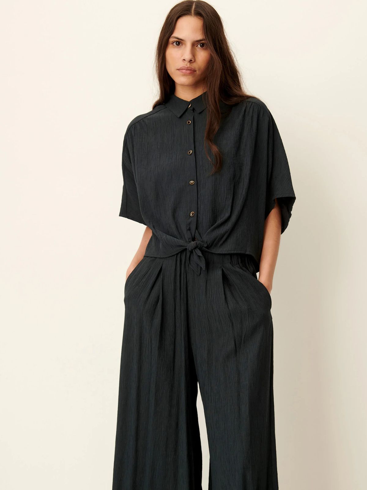 Iris Fashion - SESSUN - Alfassa Short Knotted Shirt - Smoke Green