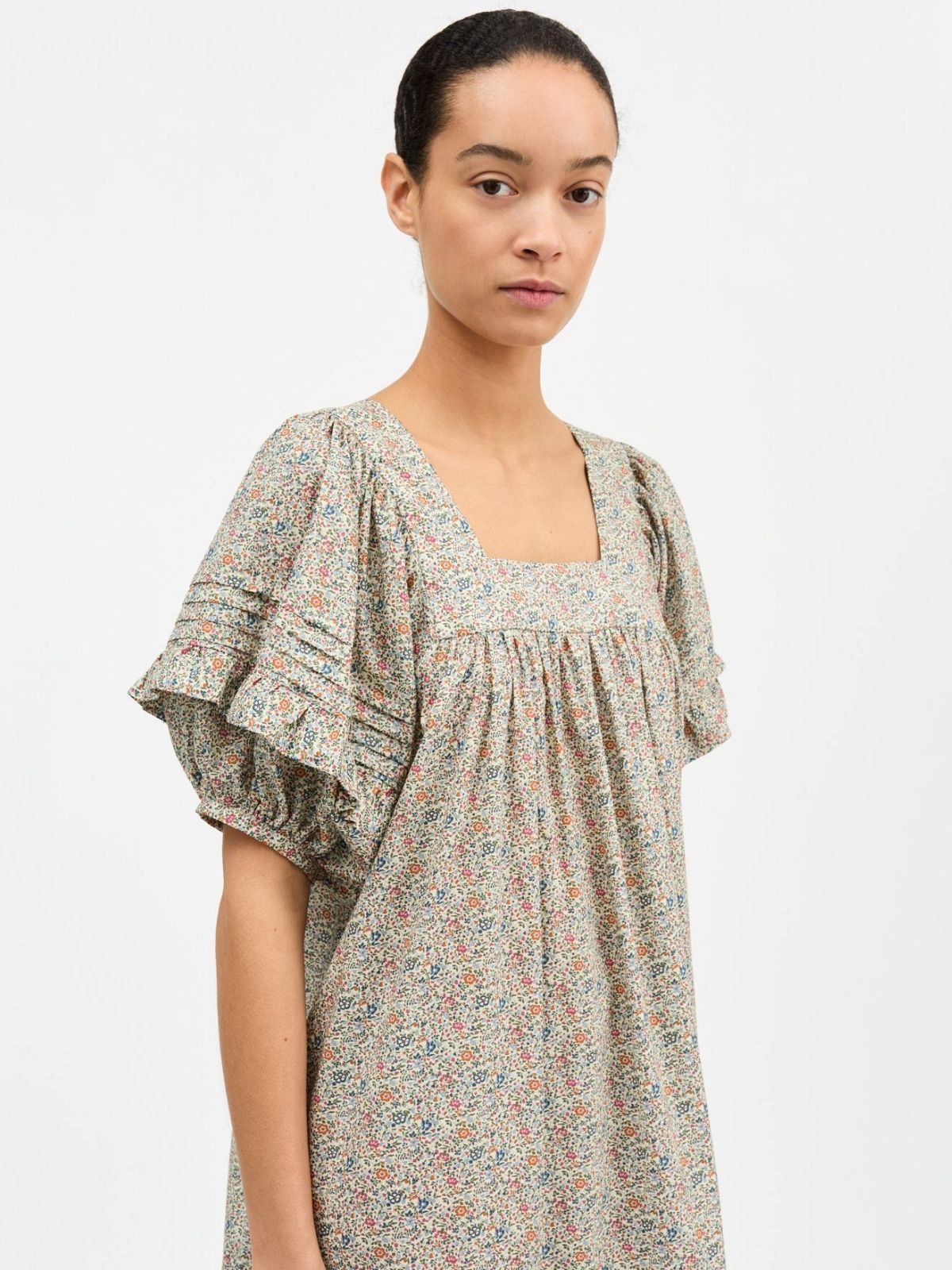 Iris Fashion - SKALL STUDIO - Hope Balloon  Sleeve Dress - Flower Print