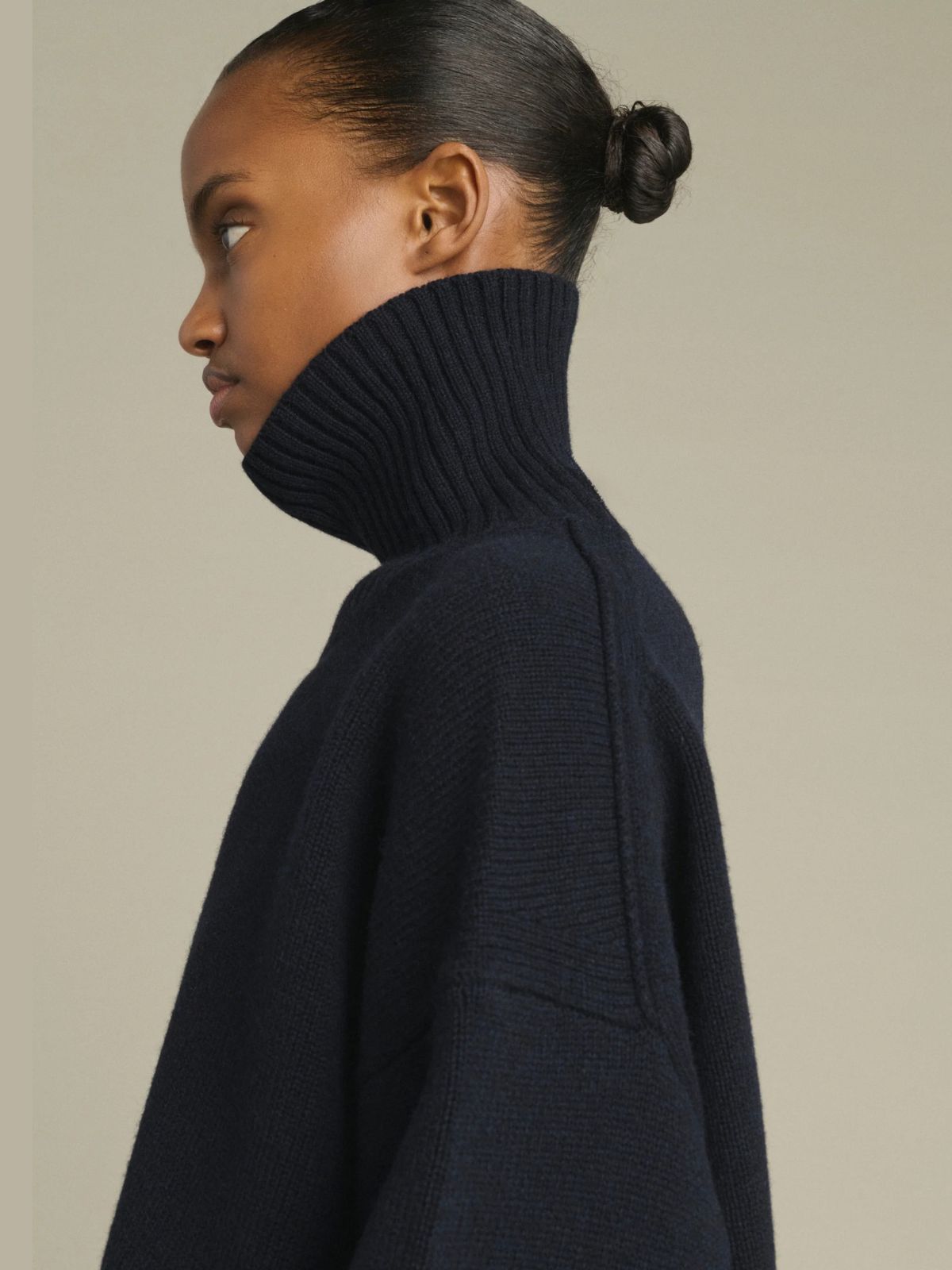 William Roll Neck Jumper - Navy
