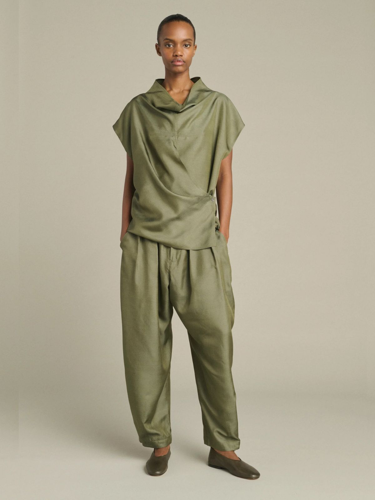 Vernon Tapered Leg Trousers - Olive