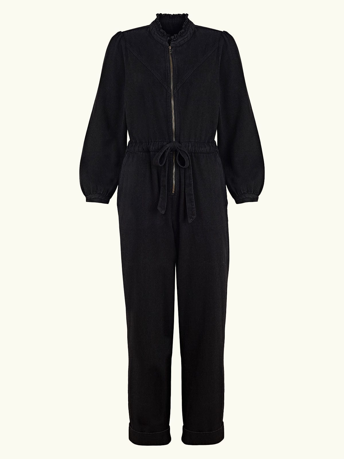 color:BLACK