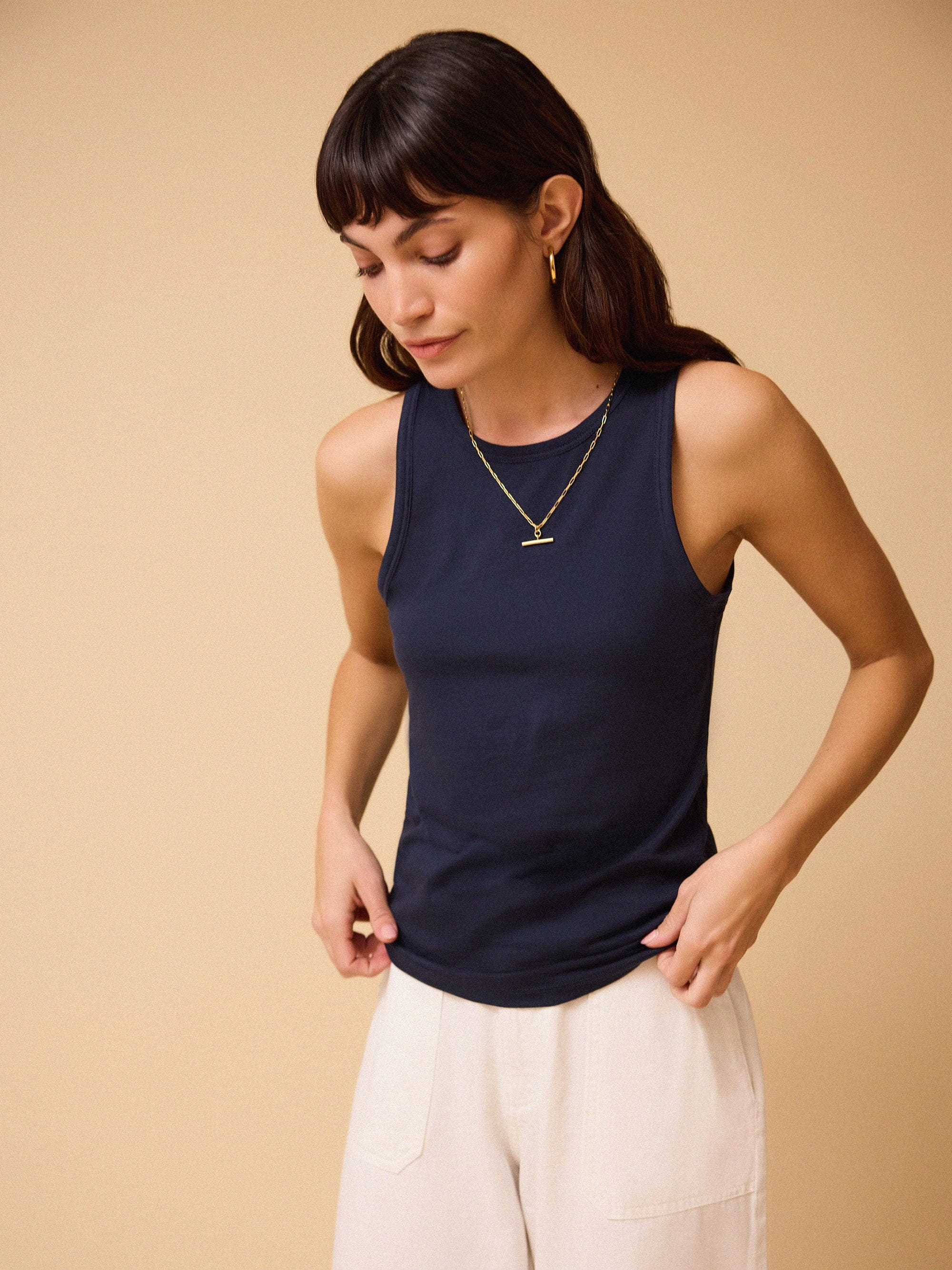 Women's crew neck tank tops discount